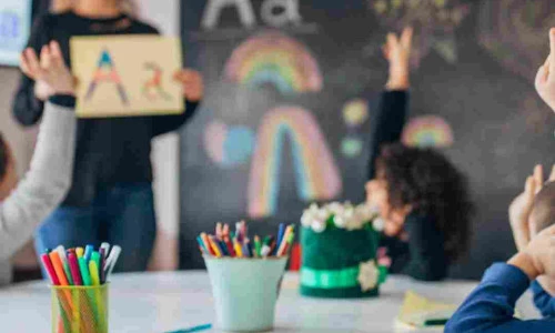 Učenje in koncentracija: naravna podpora z Bachovimi cvetnimi kapljicami